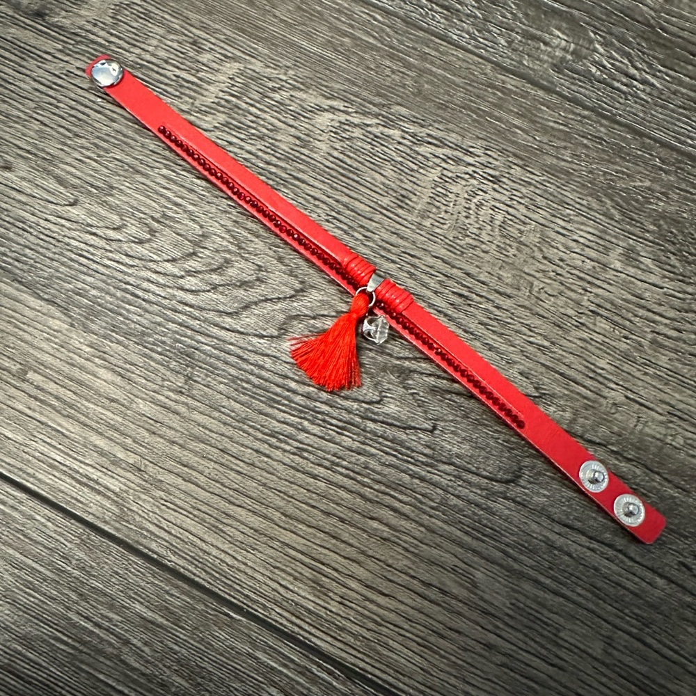 Tassel bracelet with rhinestone red